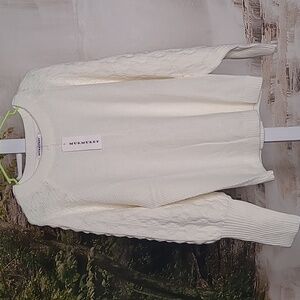 New with tags! Murmurey Womens Medium classic acrylic white winter sweater